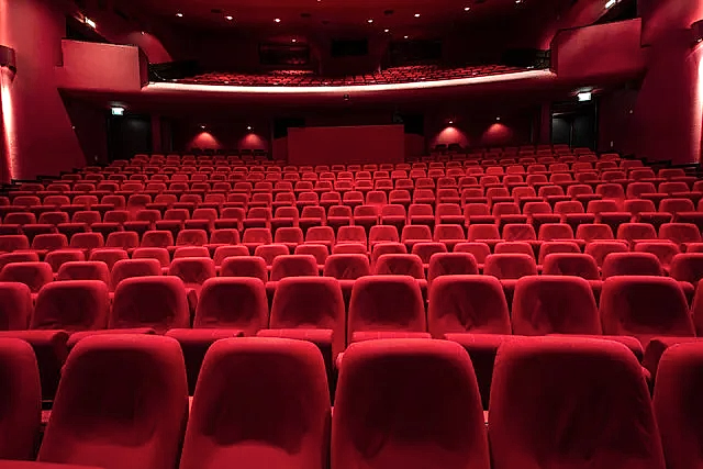 Sinema ve Konferans Salonları İçin Koltuk Yıkama